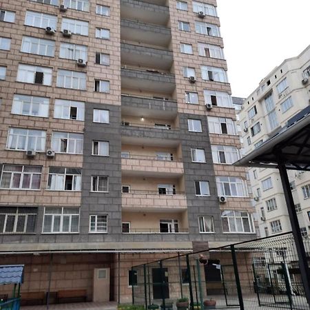 Diplomat Apartments ビシュケク エクステリア 写真