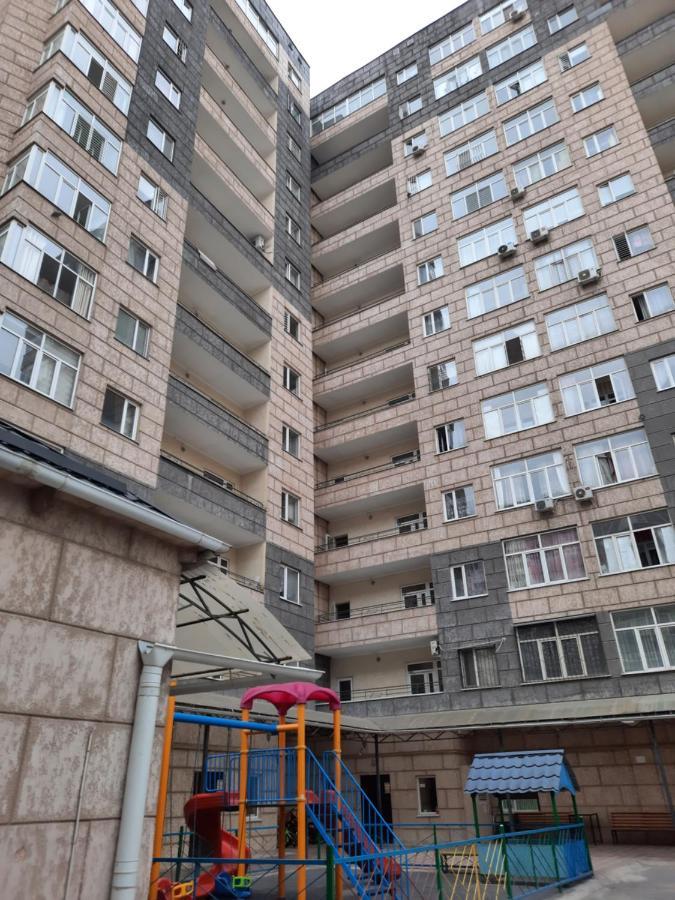 Diplomat Apartments ビシュケク エクステリア 写真